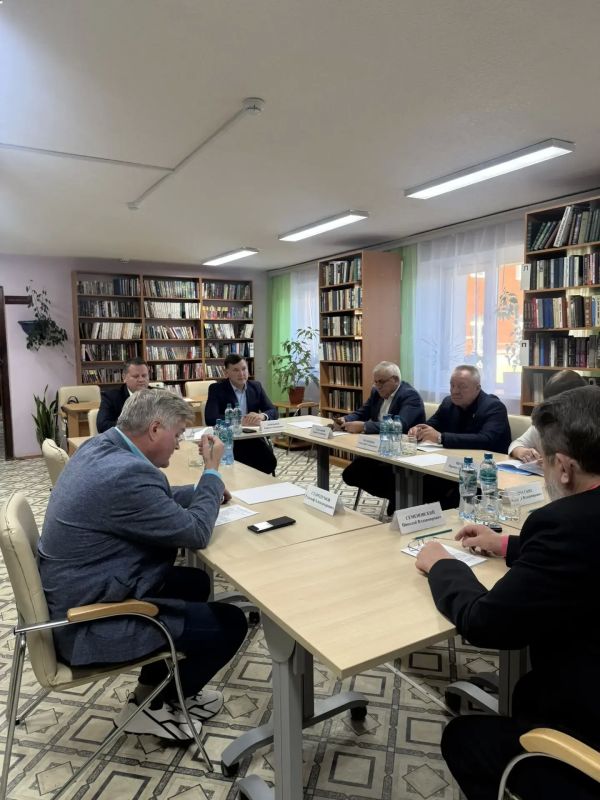 На базе Кировского дома-интерната прошло выездное заседание комиссии Общественной палаты На базе Кировского дома-интерната прошло выездное заседание комиссии Общественной палаты