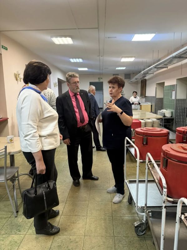 На базе Кировского дома-интерната прошло выездное заседание комиссии Общественной палаты На базе Кировского дома-интерната прошло выездное заседание комиссии Общественной палаты