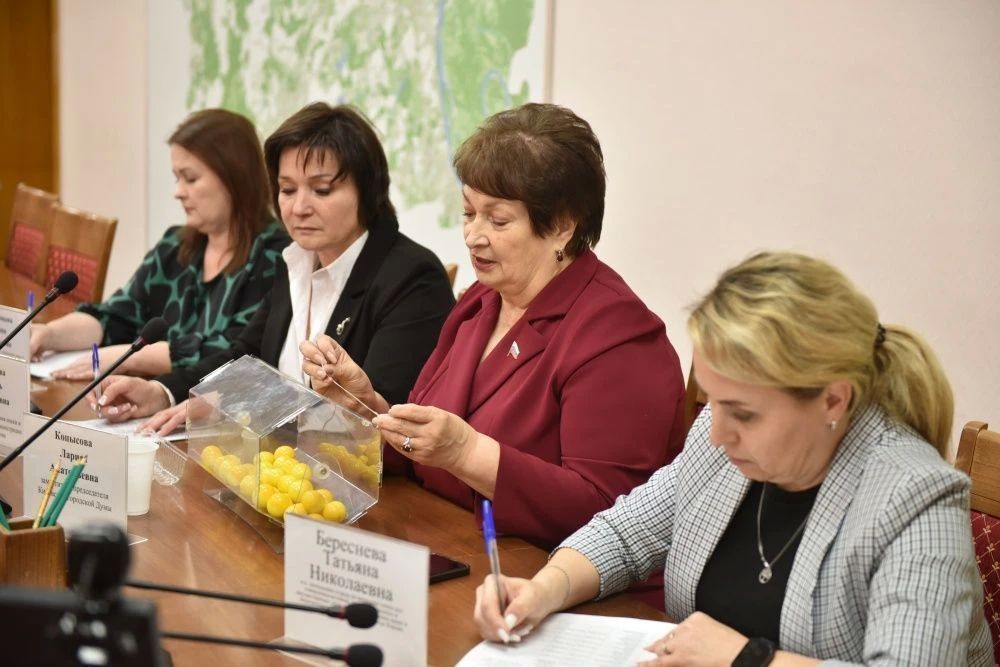 В Кирове прошла жеребьёвка квартир для детей-сирот
