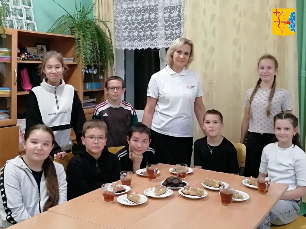 Школы и колледжи Кировской области присоединились к Всероссийской акции «Пирог на четвёртое», приуроченной ко Дню народного единства Школы и колледжи Кировской области присоединились к Всероссийской акции «Пирог на четвёртое», приуроченной ко Дню народного единства