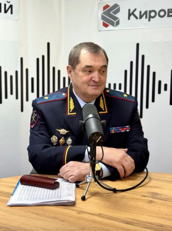 Ввести бесплатный проезд для полицейских предложили в Кировской области
