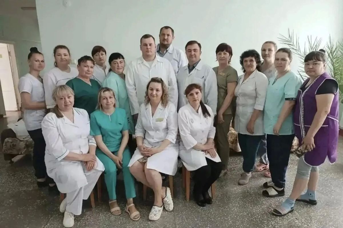 Александр Соколов: Высокий профессионализм проявили хирурги из Уржумской ЦРБ Дмитрий Голубев, Александр Логиновский, Дмитрий Куцевол, врач-анестезиолог Руслан Трубицын Александр Соколов: Высокий профессионализм проявили хирурги из Уржумской ЦРБ Дмитрий Голубев, Александр Логиновский, Дмитрий Куцевол, врач-анестезиолог Руслан Трубицын