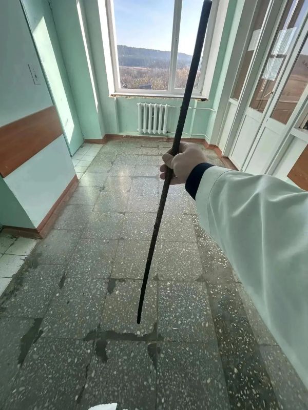Александр Соколов: Высокий профессионализм проявили хирурги из Уржумской ЦРБ Дмитрий Голубев, Александр Логиновский, Дмитрий Куцевол, врач-анестезиолог Руслан Трубицын Александр Соколов: Высокий профессионализм проявили хирурги из Уржумской ЦРБ Дмитрий Голубев, Александр Логиновский, Дмитрий Куцевол, врач-анестезиолог Руслан Трубицын