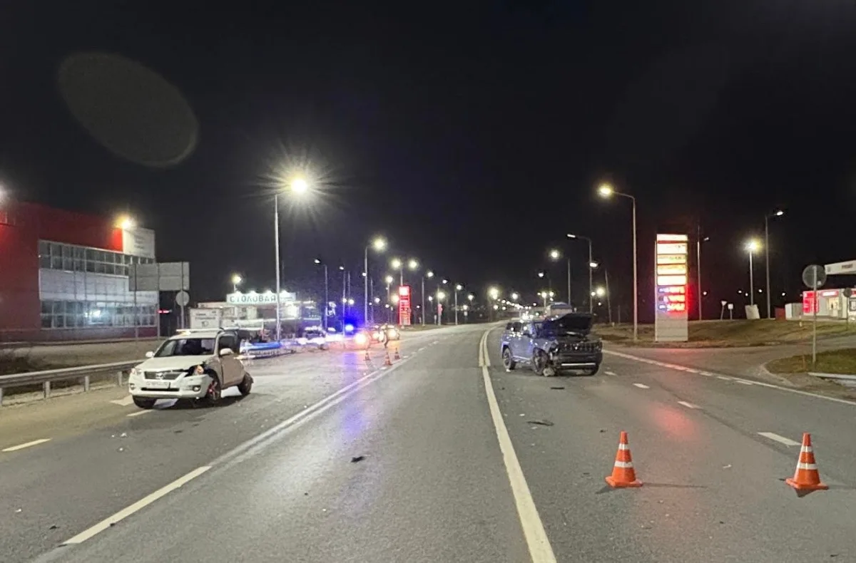 В Кирове на улице Павла Корчагина столкнулись два автомобиля — Toyota RAV4 и Haval, пострадал 67-летний водитель Toyota RAV4