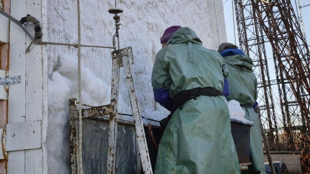 «Сосульку» готовят к ледолазному сезону «Сосульку» готовят к ледолазному сезону